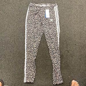 New adidas leggings leopard print